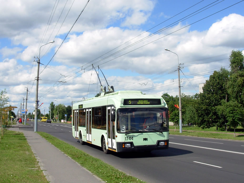 Гомель, БКМ 32102 № 1744