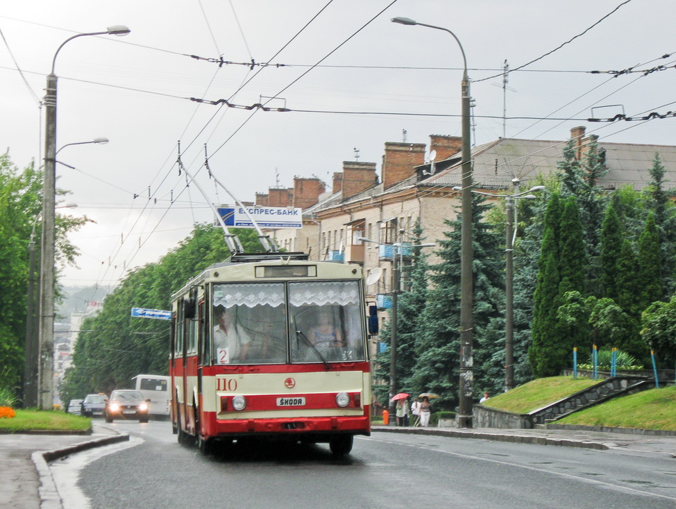 Ровно, Škoda 14Tr89/6 № 110