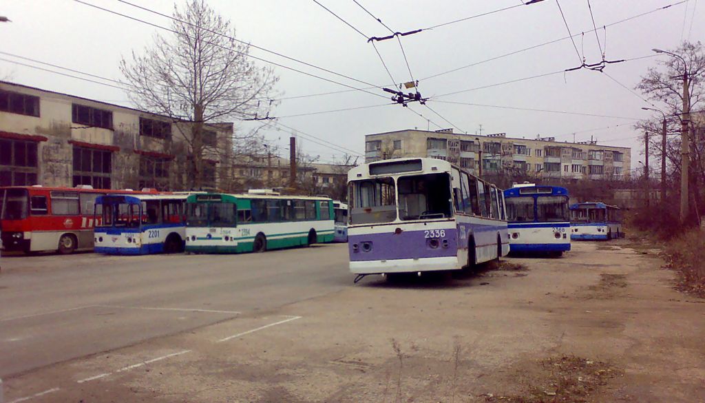 Севастополь, ЗиУ-682Г [Г00] № 2201; Севастополь, ЗиУ-682Г [Г00] № 2394; Севастополь, ЗиУ-682В-012 [В0А] № 2336