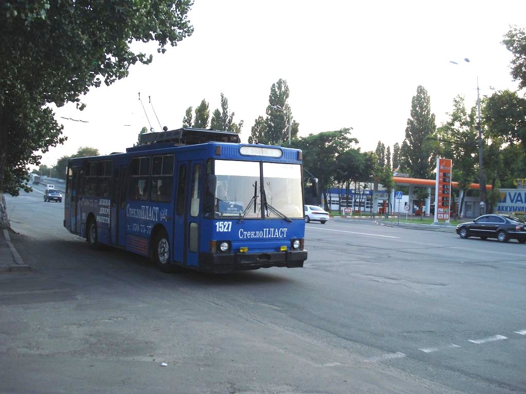 Днепр, ЮМЗ Т2 № 1527