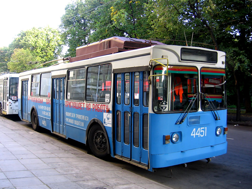 Москва, ЗиУ-682ГМ1 (с широкой передней дверью) № 4451 Москва, ЗиУ-682ГМ1 (с широкой передней дверью) № 4451