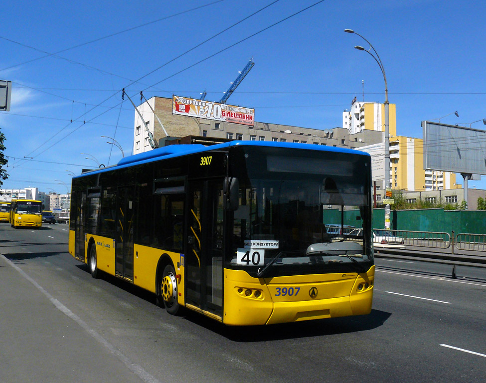 Kyiv, LAZ E183D1 # 3907 Kyiv, LAZ E183D1 # 3907