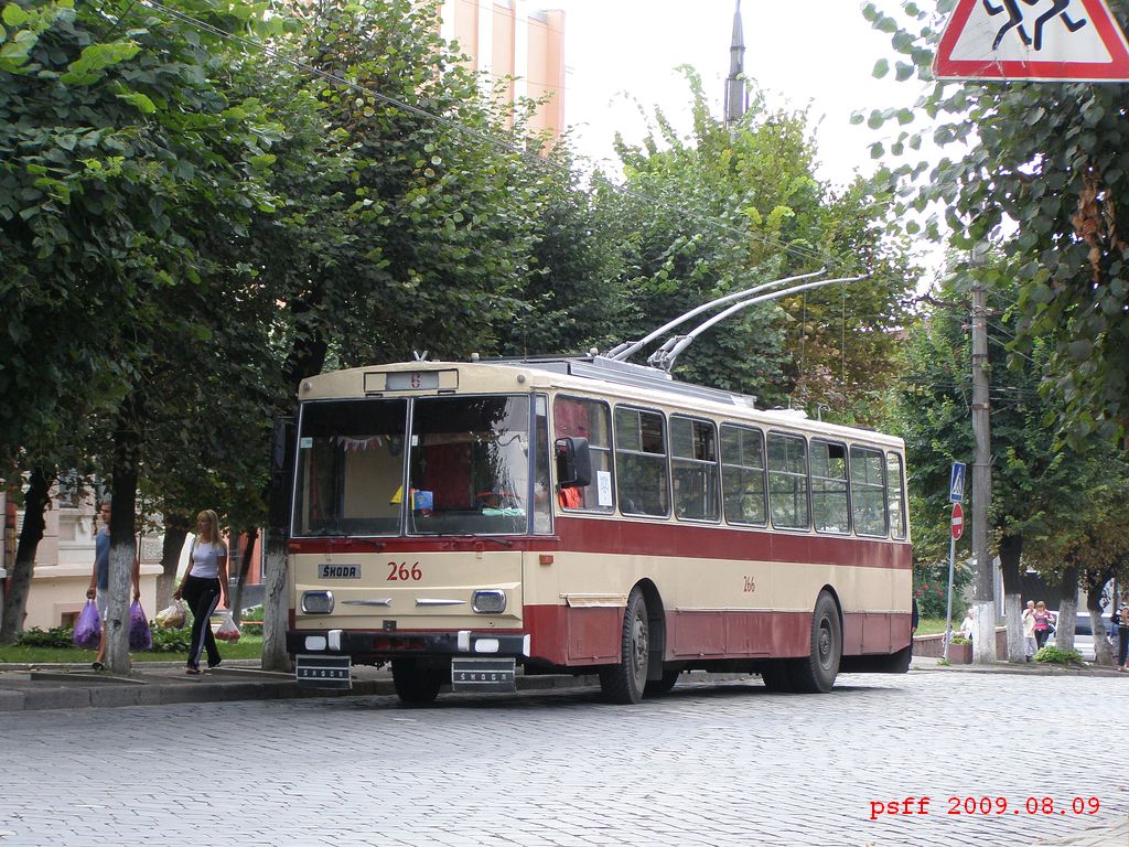 Černivci, Škoda 14Tr02 Br. 266