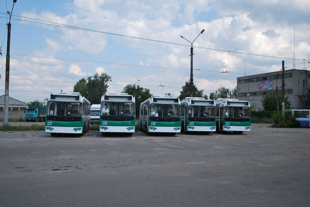 Воронеж, ЗиУ-682Г-016.02 № 321; Воронеж, ЗиУ-682Г-016.02 № 320; Воронеж, ЗиУ-682Г-016.02 № 319; Воронеж, ЗиУ-682Г-016.02 № 322; Воронеж, ЗиУ-682Г-016.02 № 323; Воронеж — Новые троллейбусы; Воронеж — Троллейбусное депо № 2 Воронеж, ЗиУ-682Г-016.02 № 321; Воронеж, ЗиУ-682Г-016.02 № 320; Воронеж, ЗиУ-682Г-016.02 № 319; Воронеж, ЗиУ-682Г-016.02 № 322; Воронеж, ЗиУ-682Г-016.02 № 323; Воронеж — Новые троллейбусы; Воронеж — Троллейбусное депо № 2