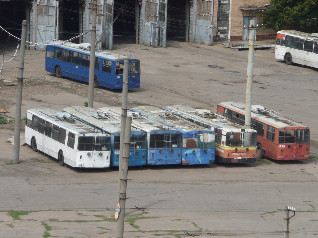 Одесса, ЗиУ-682В [В00] № 611; Одесса, ЗиУ-682В-012 [В0А] № 682; Одесса, ЗиУ-682В-012 [В0А] № 674; Одесса, ЗиУ-682В-012 [В0А] № 643; Одесса, ЗиУ-682В [В00] № 598; Одесса, ЗиУ-682В [В00] № 836; Одесса — Троллейбусное депо № 2