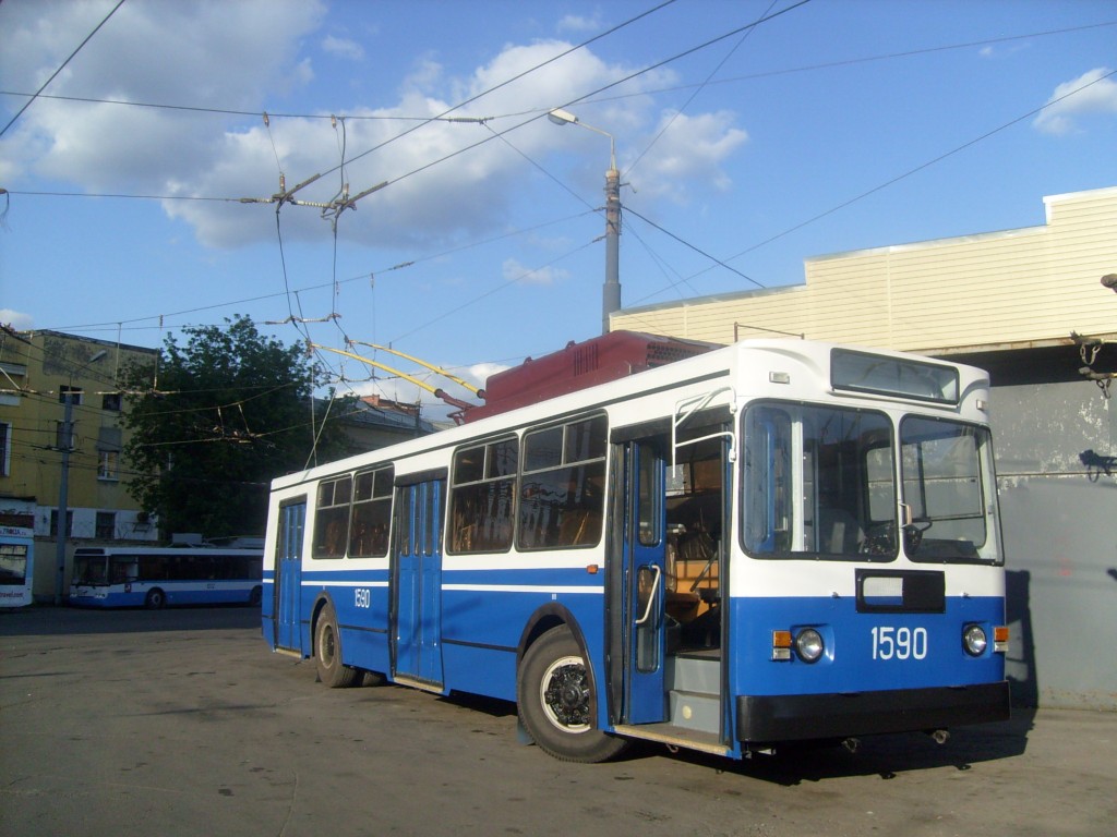 Moszkva, ZiU-682GM1 (with double first door) — 1590