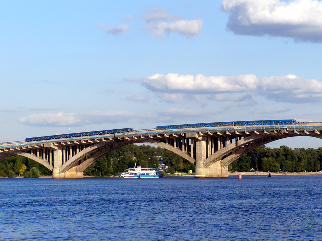 Kyiv — Metro — Line M1 (red)