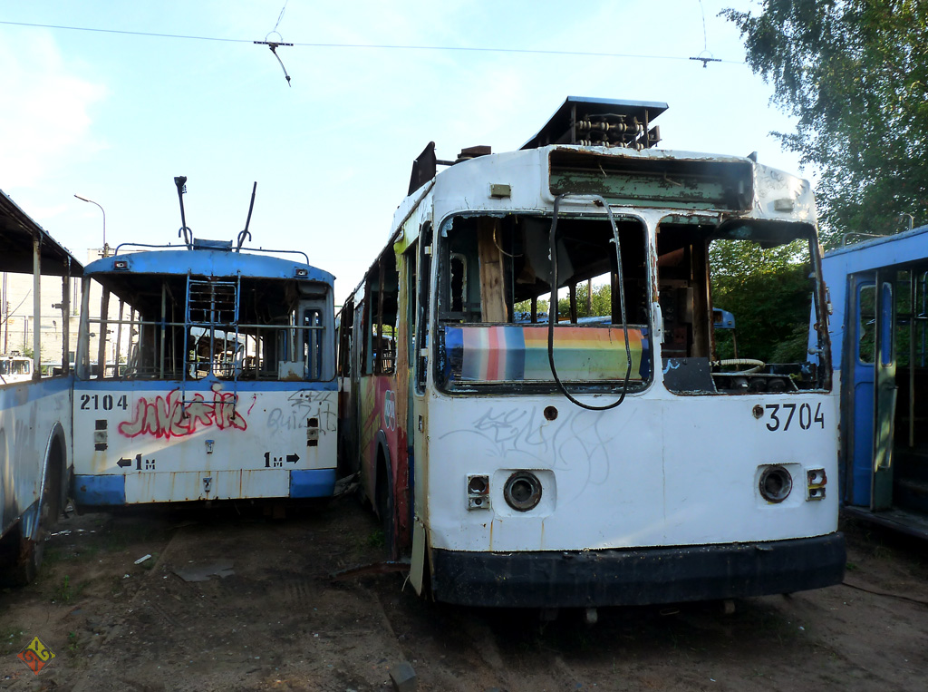 Санкт-Петербург, ЗиУ-683Б [Б00] № 2104; Санкт-Петербург, ЗиУ-682В [В00] № 3704