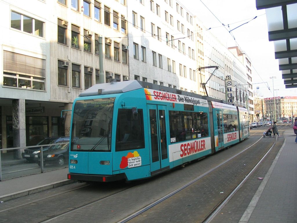 Frankfurt am Main, Duewag R č. 025