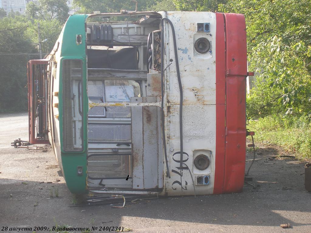 Vladivostok, ZiU-683V01 Br. 240