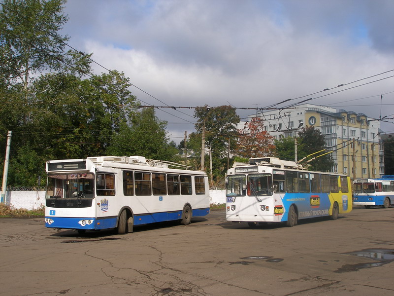 Jaroslavl, ZiU-682G [G00] № 132; Jaroslavl, ZiU-682G-016.02 № 2