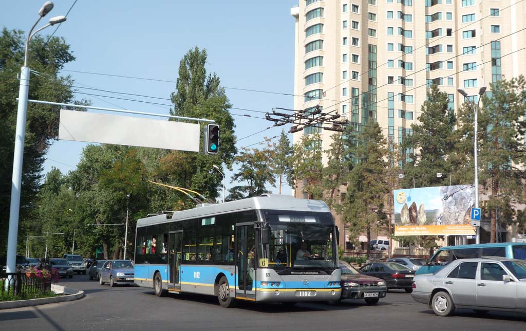 Алматы, YoungMan JNP6120GDZ (Neoplan Kazakhstan) № 1102