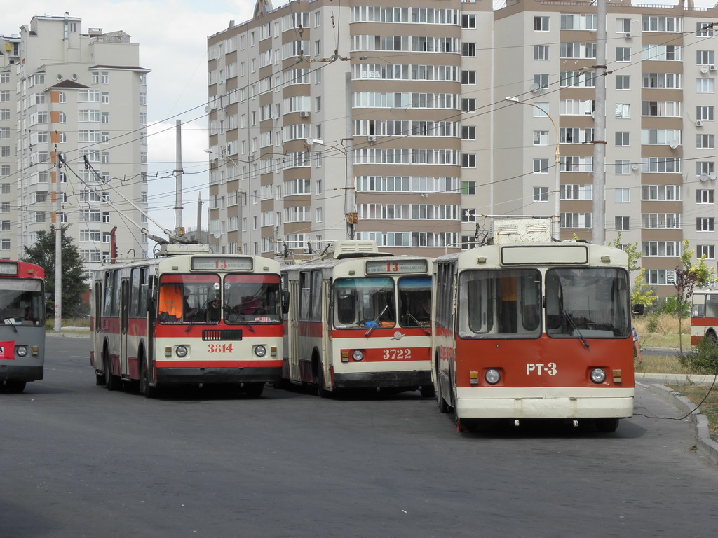Кишинёв, ЗиУ-682Г [Г00] № 3814; Кишинёв, ЗиУ-682В № PT-3