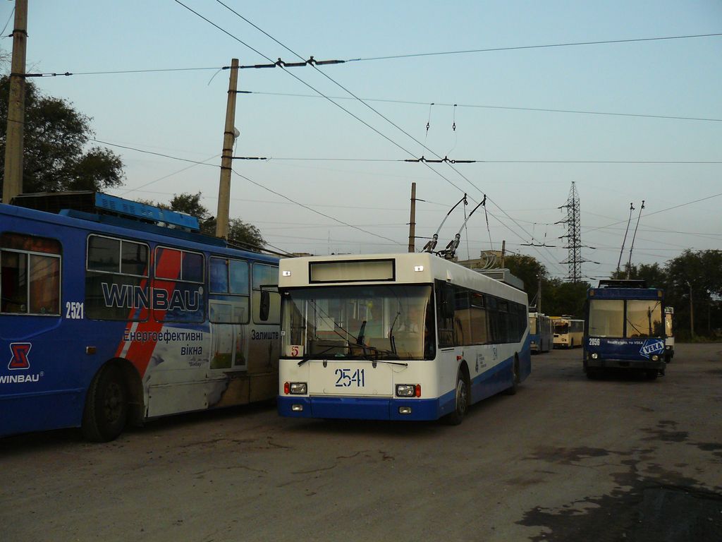 Dnipro, YMZ E186 č. 2541