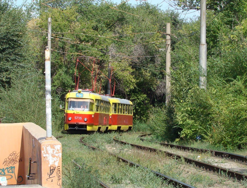 Wołgograd, Tatra T3SU Nr 5735; Wołgograd, Tatra T3SU Nr 5742