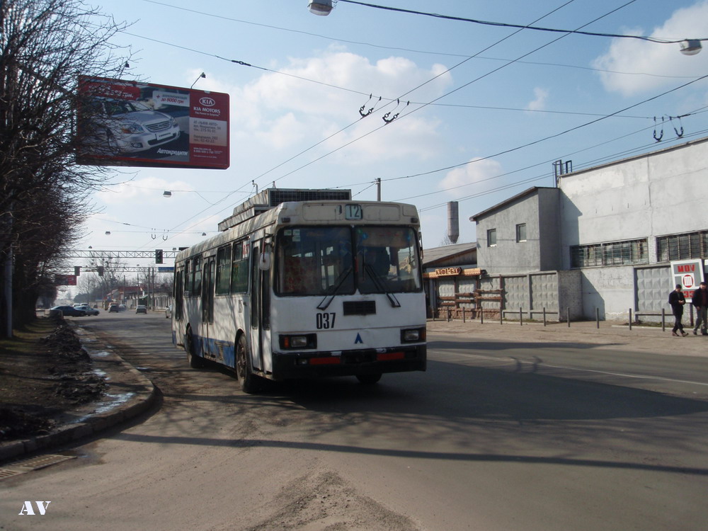 Львов, ЛАЗ-52522 № 037