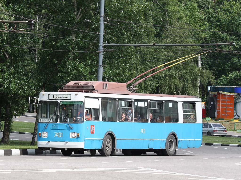 Москва, ЗиУ-682ГМ1 (с широкой передней дверью) № 7401