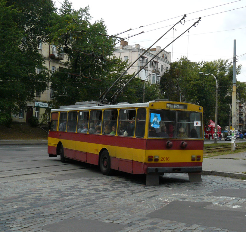 Киев, Škoda 14Tr02/6 № 2016