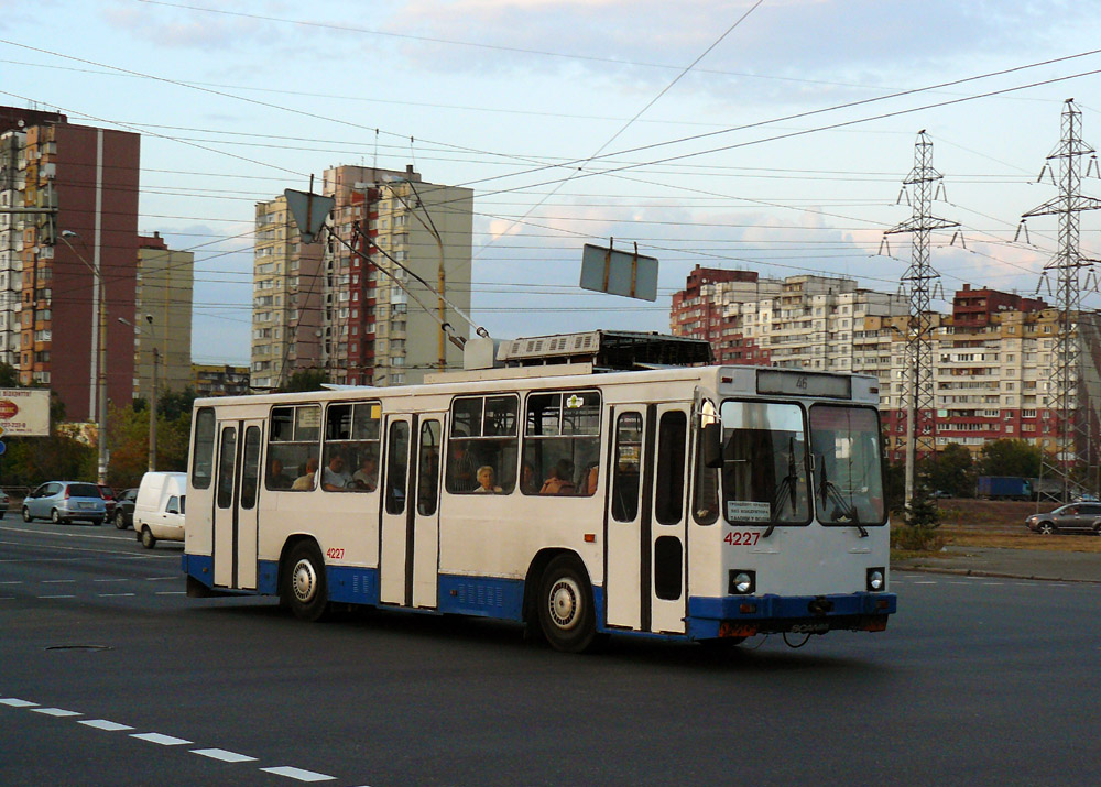 Kijev, YMZ T2 — 4227
