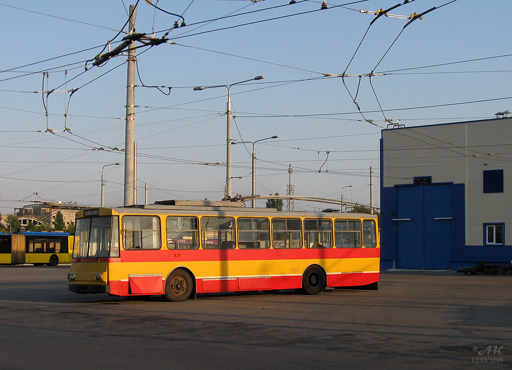 Киев, Škoda 14Tr02/6 № 1002