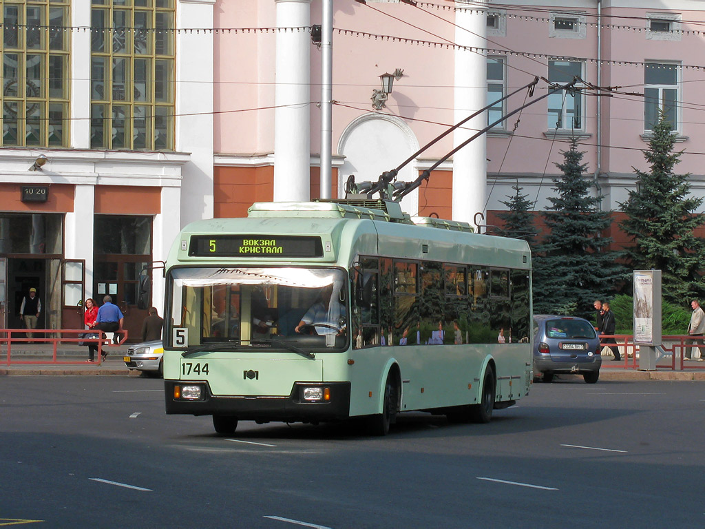 Гомель, БКМ 32102 № 1744
