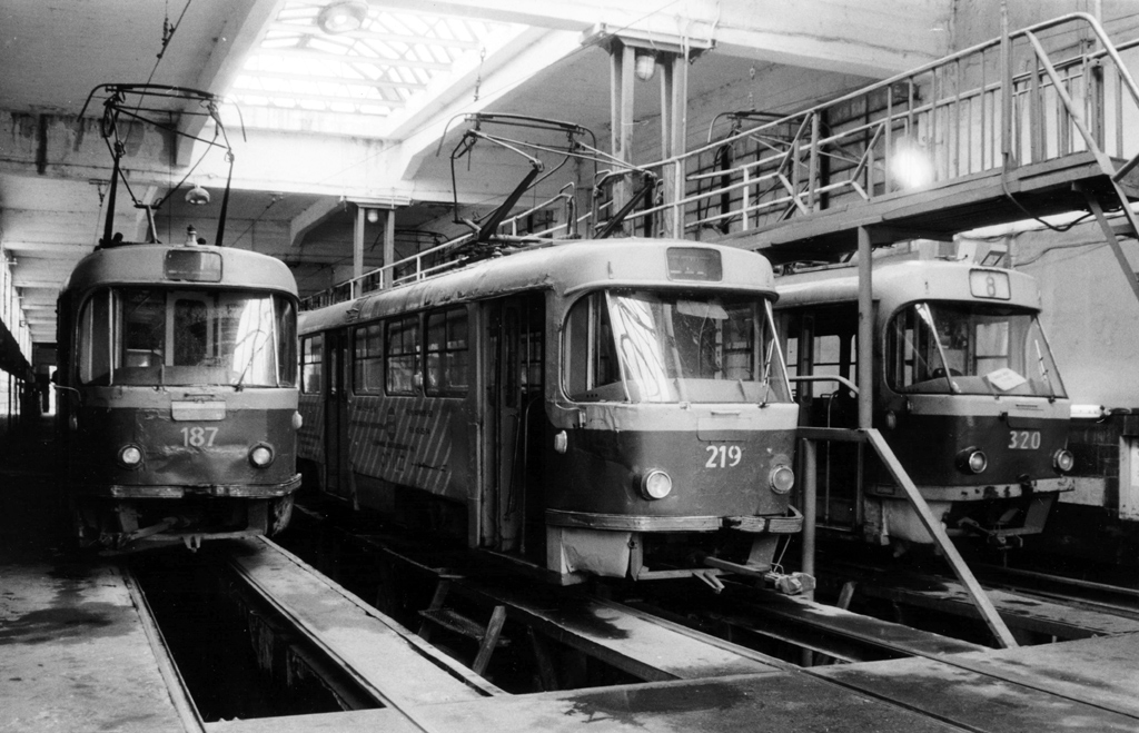 Kalinyingrád, Tatra T4SU — 187; Kalinyingrád, Tatra T4SU — 219