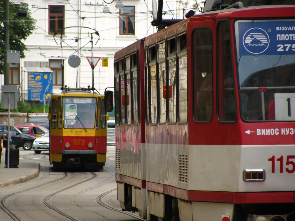Львов, Tatra KT4SU № 1072; Львов, Tatra KT4D № 1152