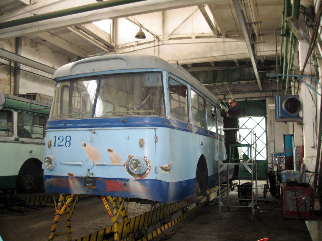 Ровно, Škoda 9TrHT28 № 128