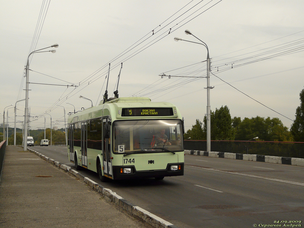 Гомель, БКМ 32102 № 1744