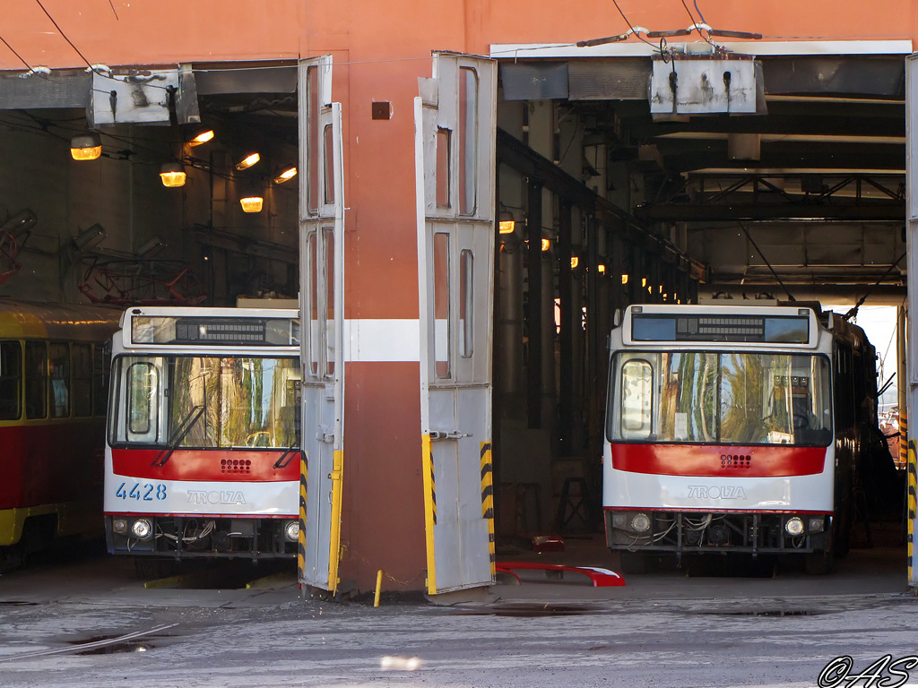 Волгоград, ЗиУ-682Г-016 (018) № 4428; Волгоград, ЗиУ-682Г-016 (018) № 1185; Волгоград — Новые троллейбусы