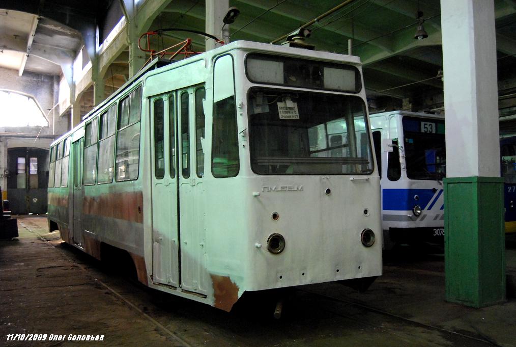 Санкт-Петербург, ЛМ-68М № 2423