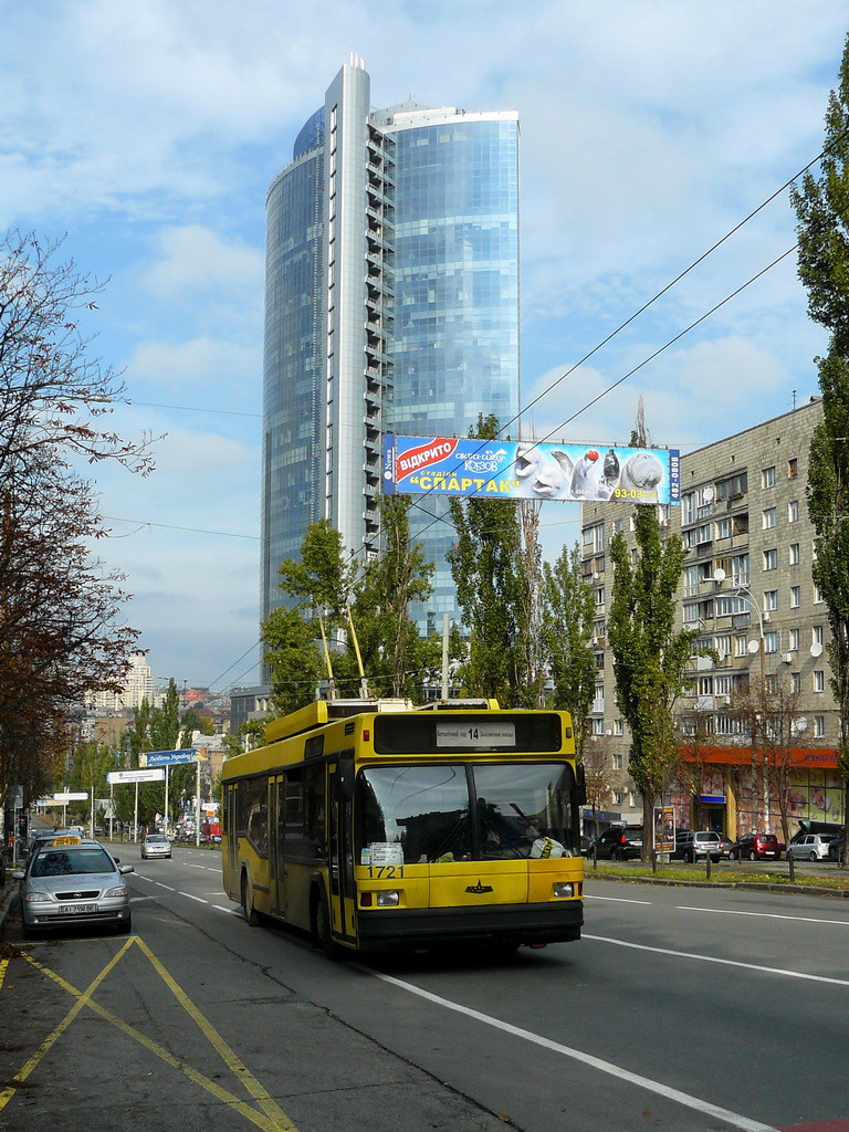 Kijev, MAZ-103T Br. 1721