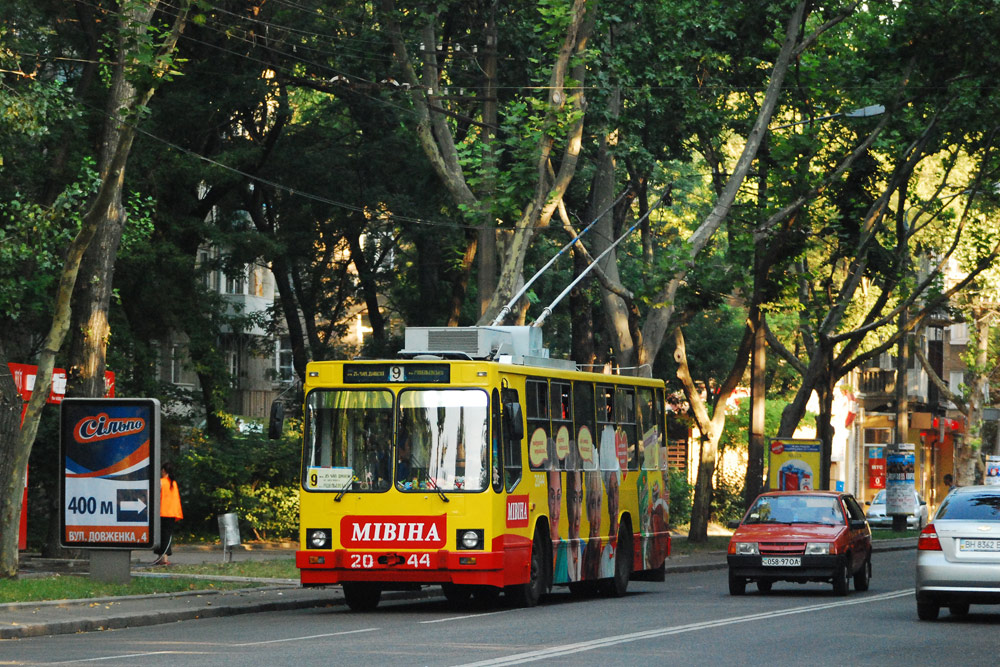Одесса, ЮМЗ Т2 мод. 7 № 2044