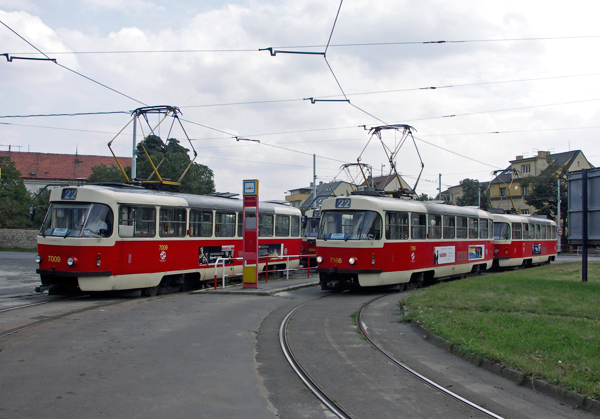 Прага, Tatra T3SU № 7009; Прага, Tatra T3SUCS № 7166
