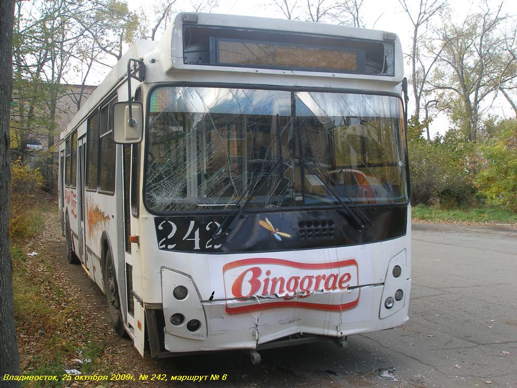 Владивосток, ЗиУ-682Г-016.02 № 242