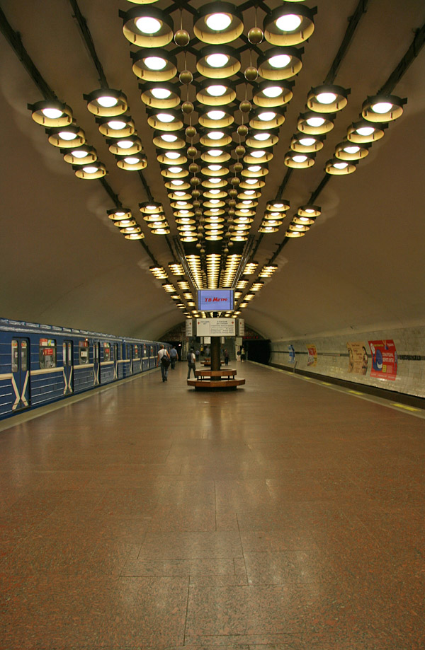 Новосибирск — [Ленинская линия] — станция "Заельцовская"