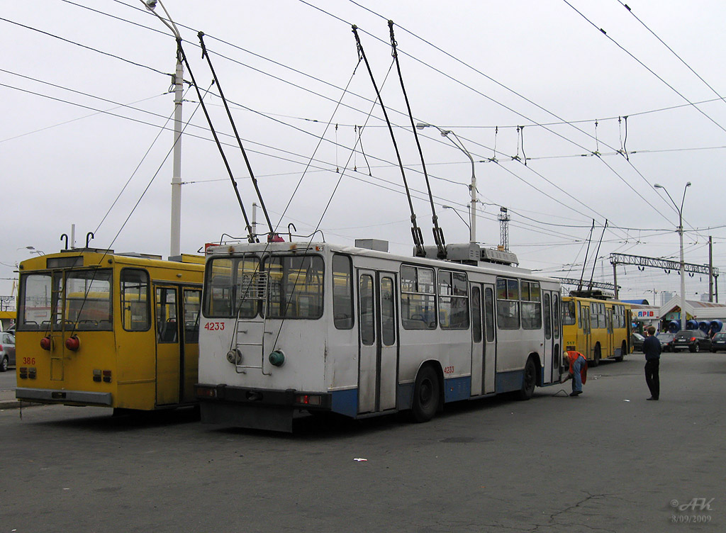 Kiiev, YMZ T2 № 4233