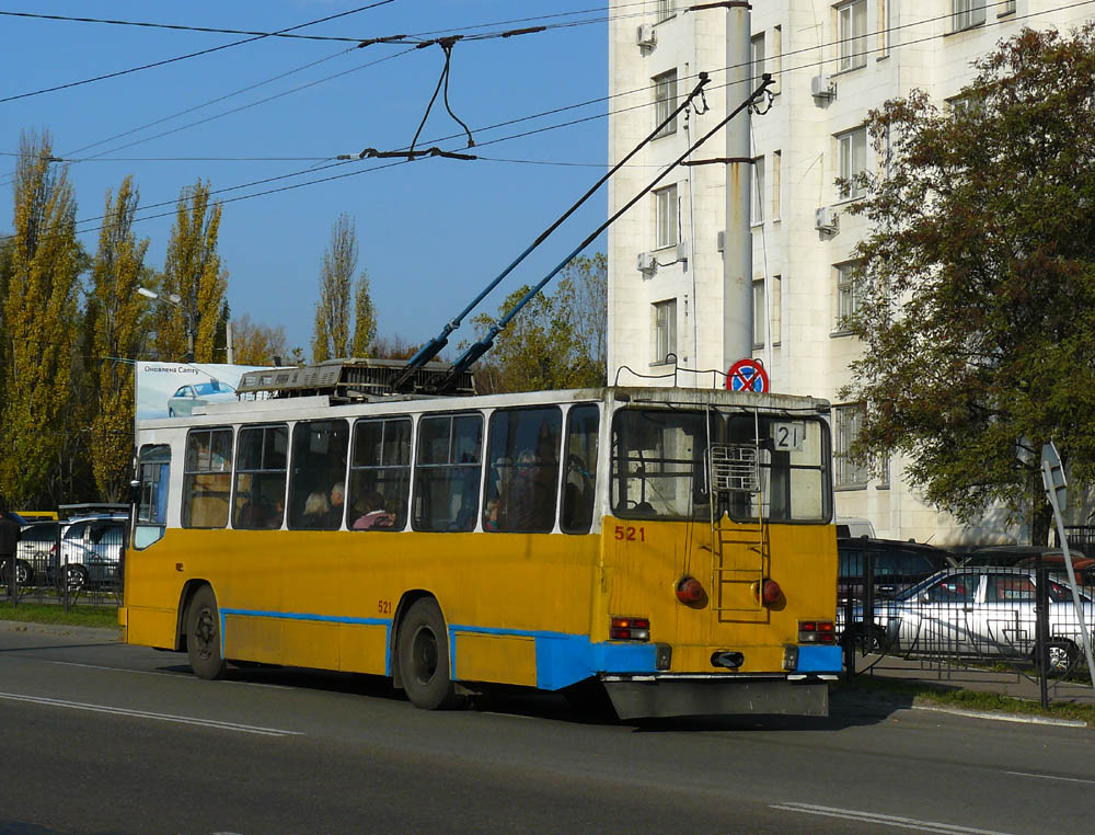 Киев, ЮМЗ Т2 № 521