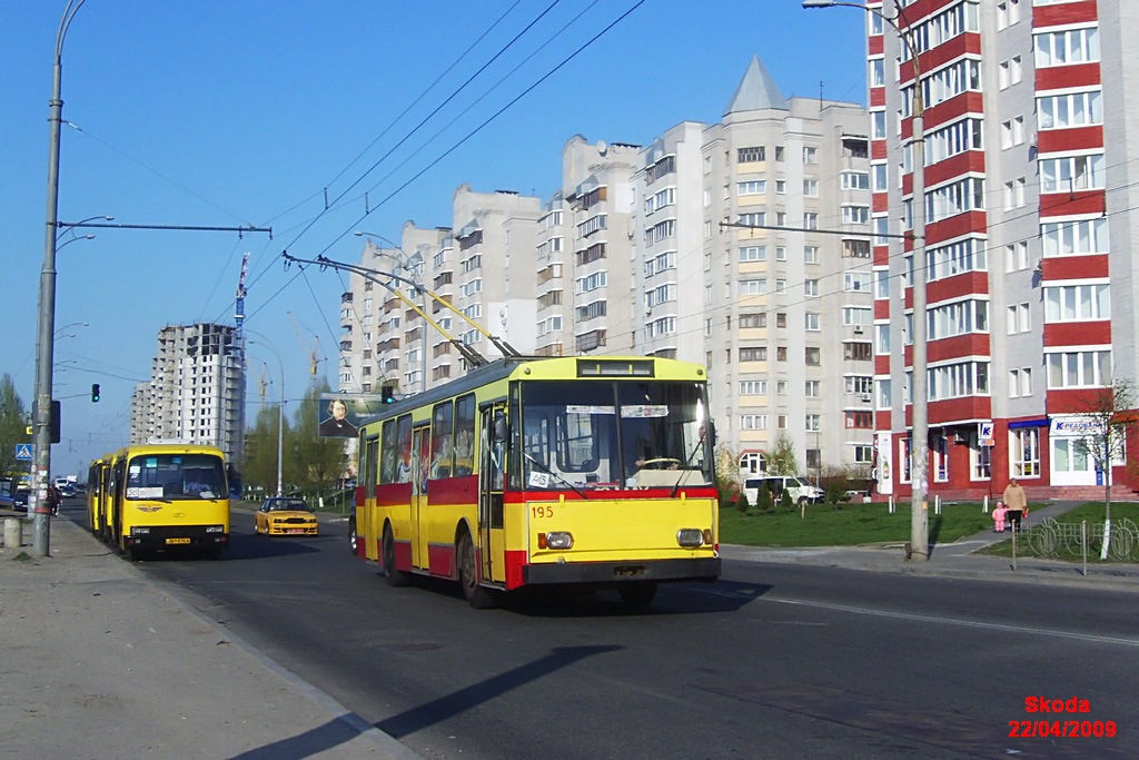 Kijevas, Škoda 14Tr02/6 nr. 195