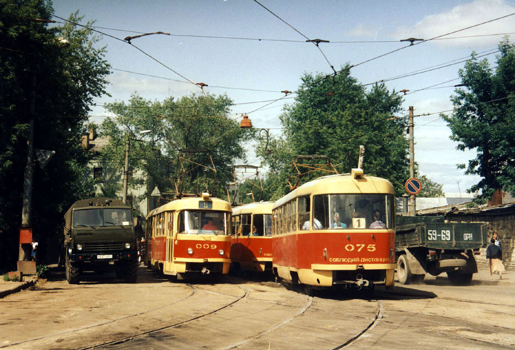 Orjol, Tatra T3SU — 009; Orjol, Tatra T3SU — 075; Orjol — Central tramlines crossroads; Orjol — Historical photos [1992-2005]