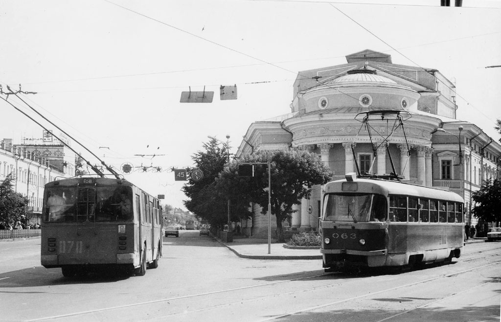 Орёл, ЗиУ-682В [В00] № 070; Орёл, Tatra T3SU № 063; Орёл — Исторические фотографии [1992-2005]