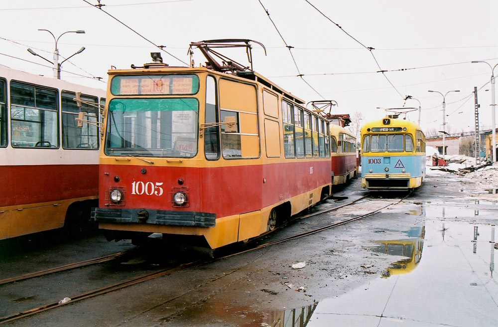 Уфа, 71-132 (ЛМ-93) № 1005; Уфа, РВЗ-6М2 № 1003
