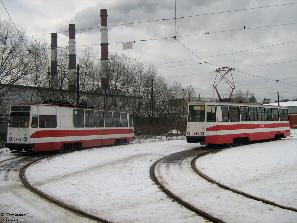 Санкт-Петербург, 71-605 (КТМ-5М3) № 0944; Санкт-Петербург, ЛМ-68М № 5442; Санкт-Петербург — Конечные станции и разворотные кольца