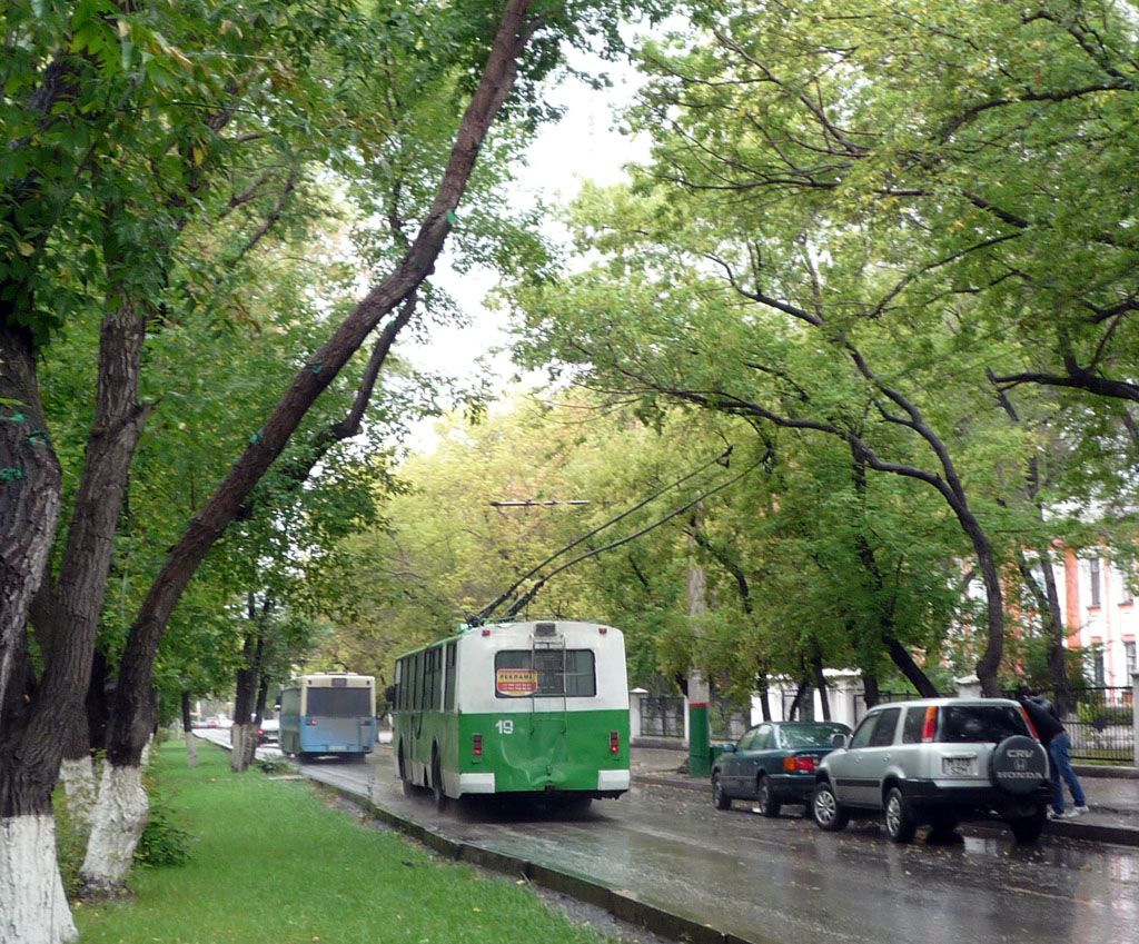 Караганда, ЗиУ-682В-012 [В0А] № 19; Караганда — Троллейбусные линии