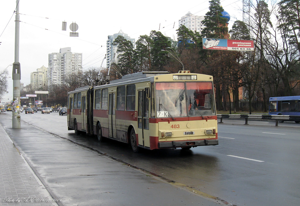 Киев, Škoda 15Tr03/6 № 483