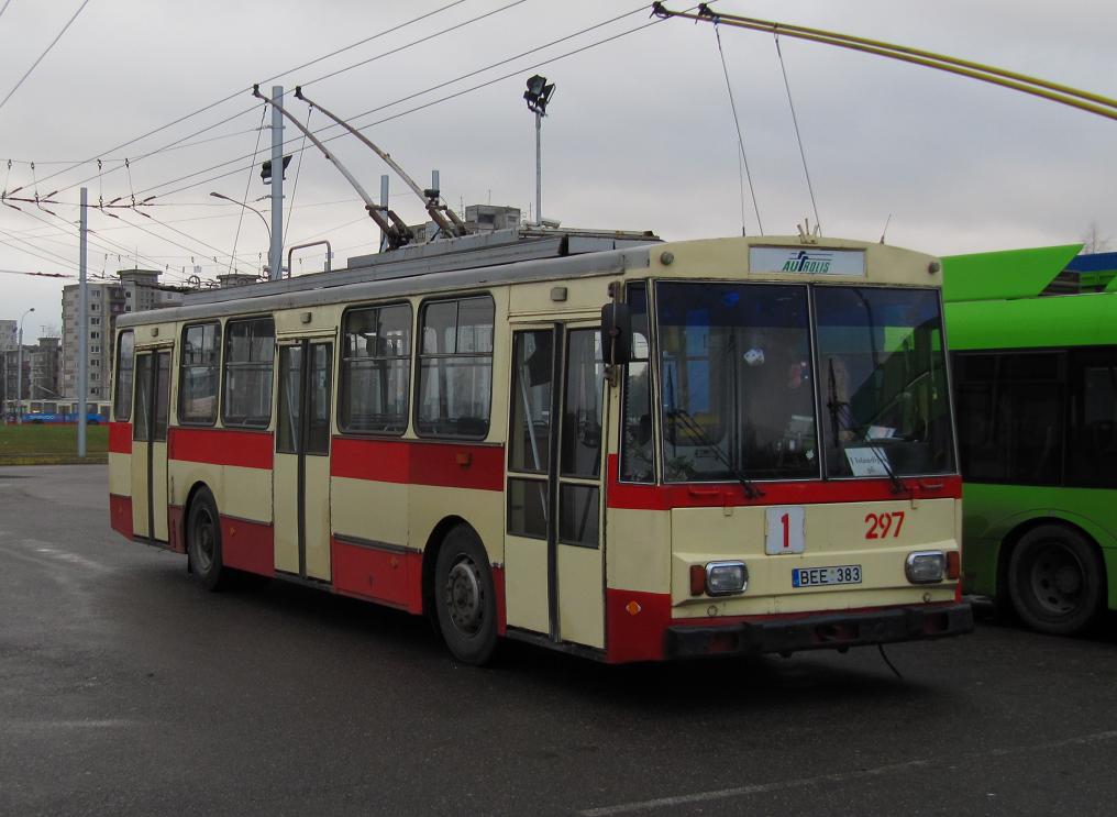 Каунас, Škoda 14Tr02/6 № 297