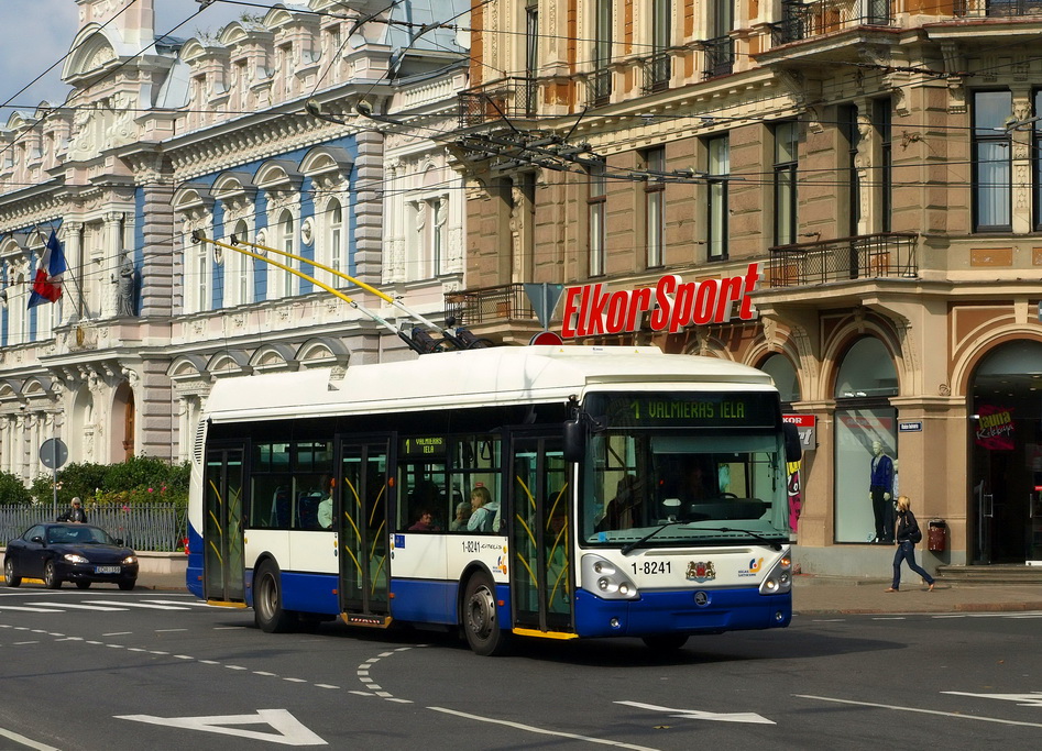 Рига, Škoda 24Tr Irisbus Citelis № 1-8241