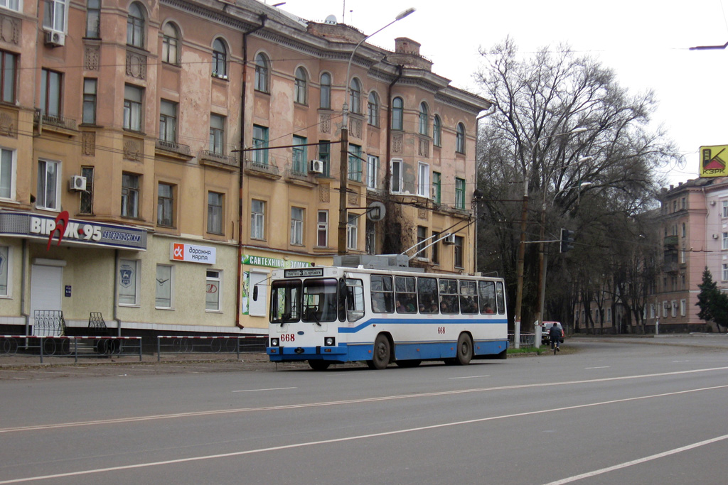 Кривой Рог, ЮМЗ Т2 мод. 7 № 668