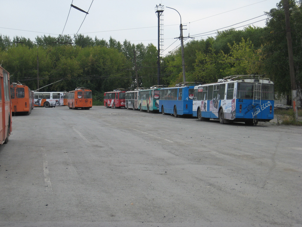 Тюмень, ЗиУ-682Г-012 [Г0А] № 44; Тюмень — Разные фотографии