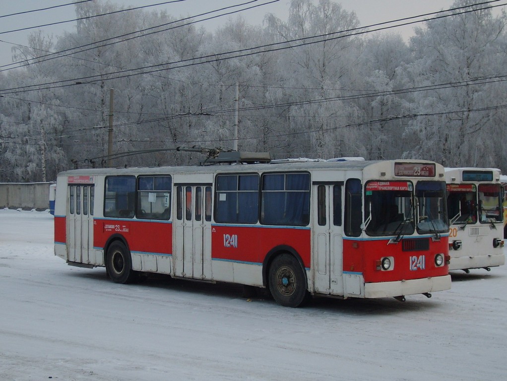 Новосибирск, ЗиУ-682Г [Г00] № 1241